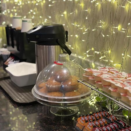 Lone Star Hotel Северен Батълфорд Екстериор снимка